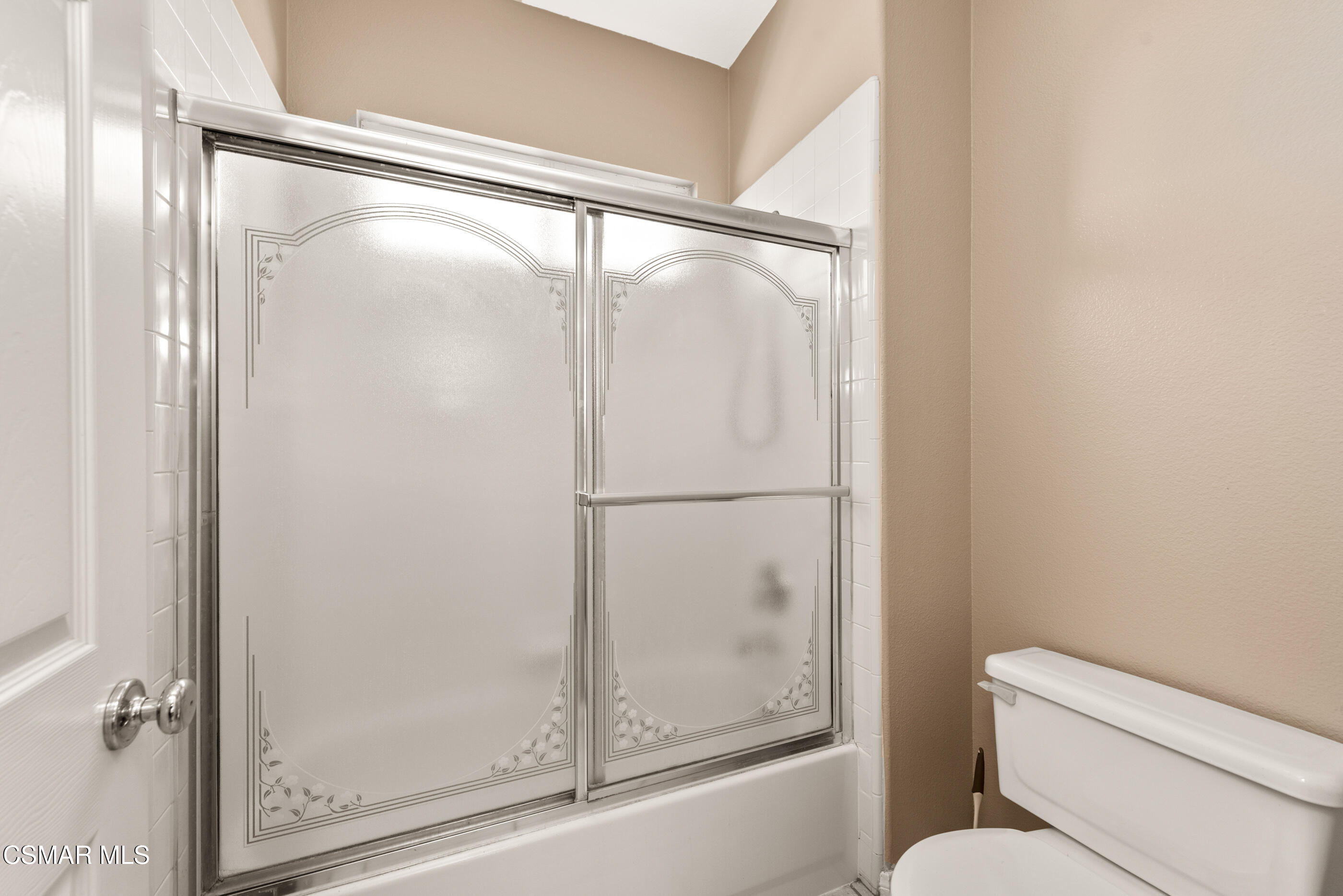 5953 Piuma Court Simi Valley, CA 93063 - Photo 42 of 90 Hall Bathroom
