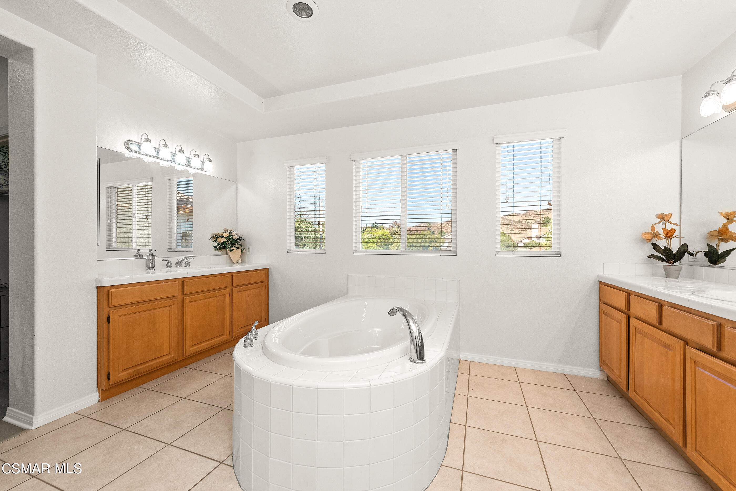 5953 Piuma Court Simi Valley, CA 93063 - Photo 54 of 90 Primary Bath