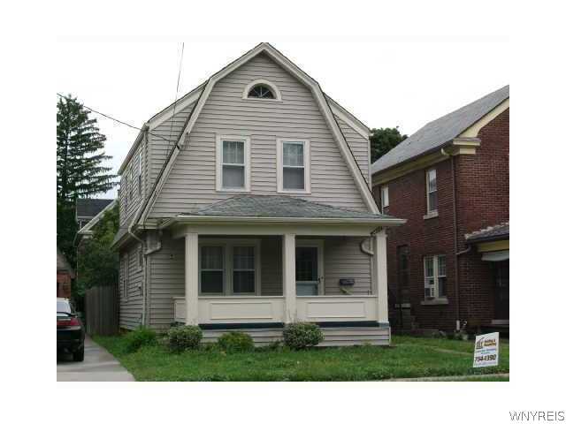 2658 Porter Road Niagara Falls, NY 14305 - Photo 1 of 1 Exterior Front Large front covered front porch