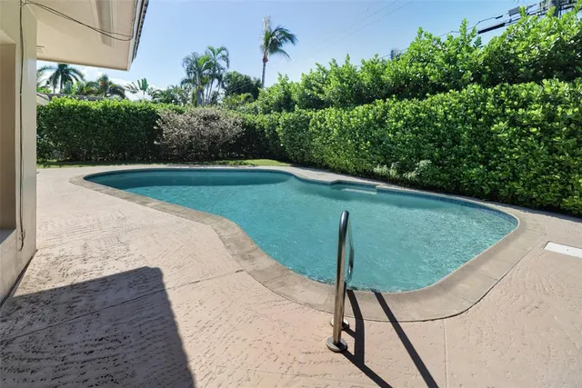 $1,299,999 | 2517 Northeast 26th Terrace, Fort Lauderdale, FL 33305
