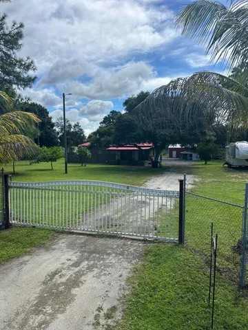 $249,998 | 425 South Quebrada Street, Clewiston, FL 33440