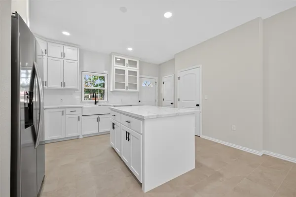 $2,150 | 10594 Rustling Oaks Drive, Conroe, TX 77303