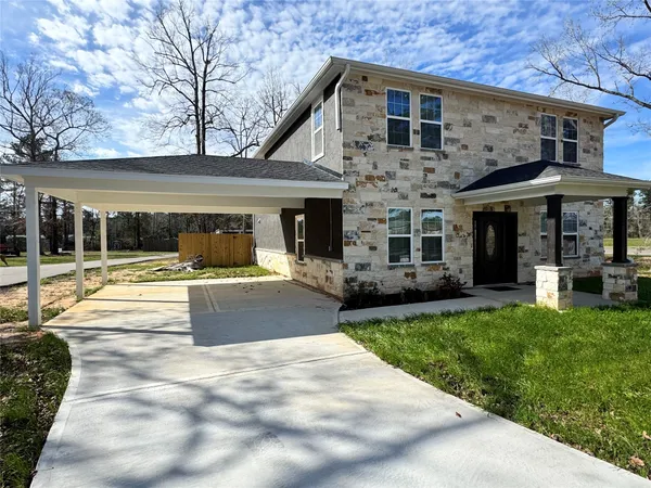 $2,150 | 10594 Rustling Oaks Drive, Conroe, TX 77303