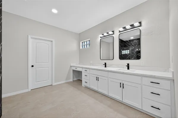 $2,150 | 10594 Rustling Oaks Drive, Conroe, TX 77303