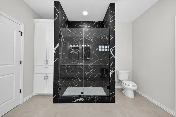 $2,150 | 10594 Rustling Oaks Drive, Conroe, TX 77303