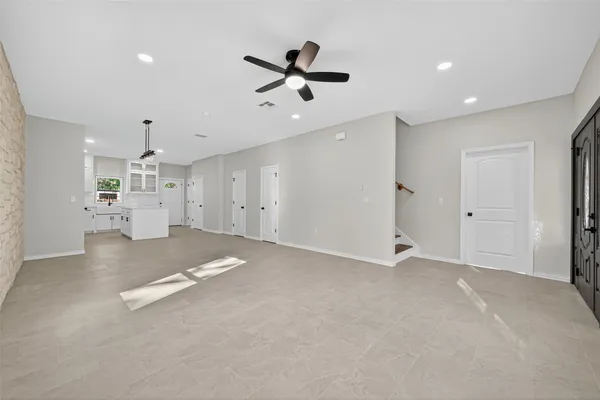 $2,150 | 10594 Rustling Oaks Drive, Conroe, TX 77303