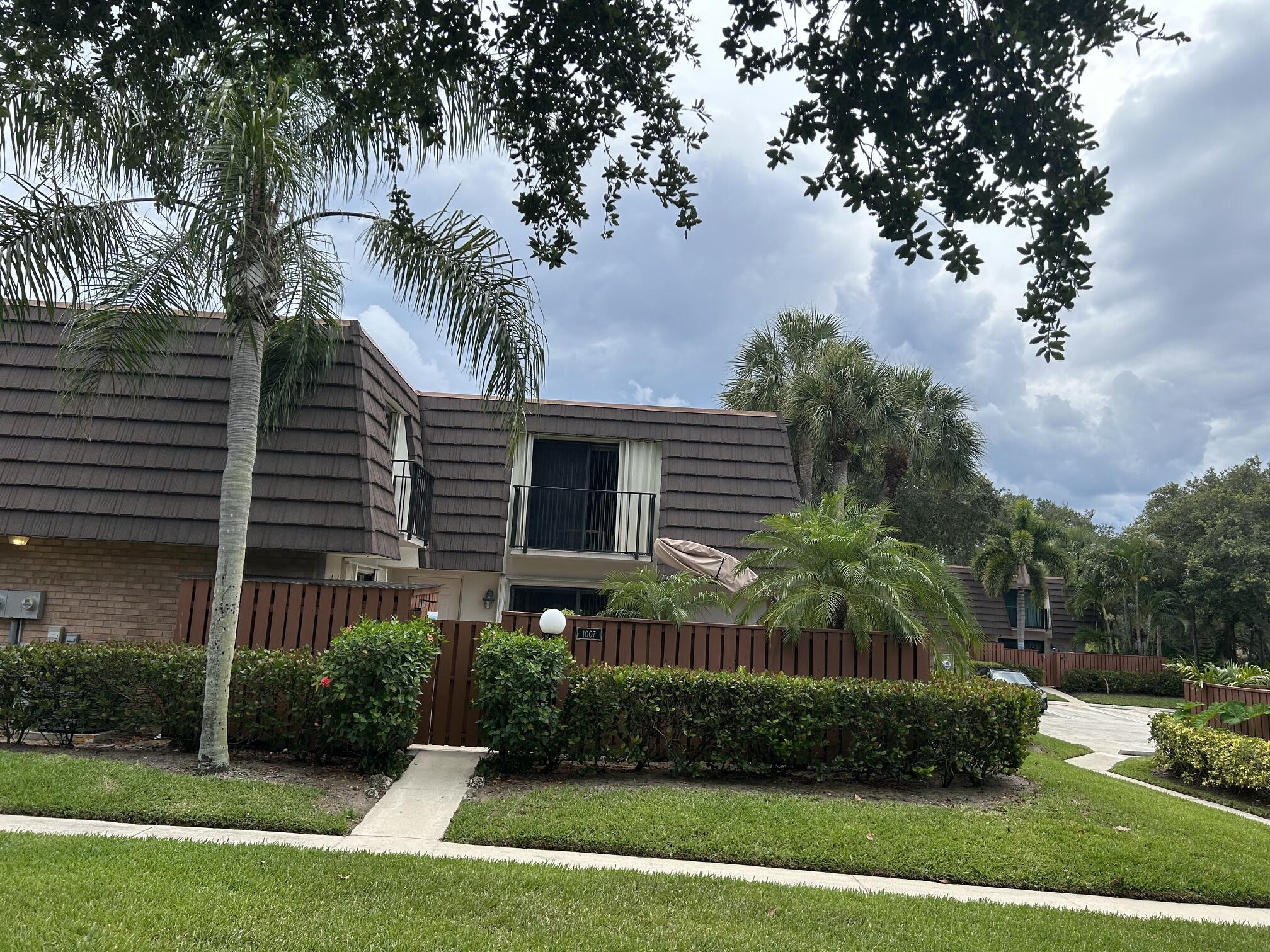 1007 10th Court Jupiter, FL 33477 - Photo 1 of 26 Exterior