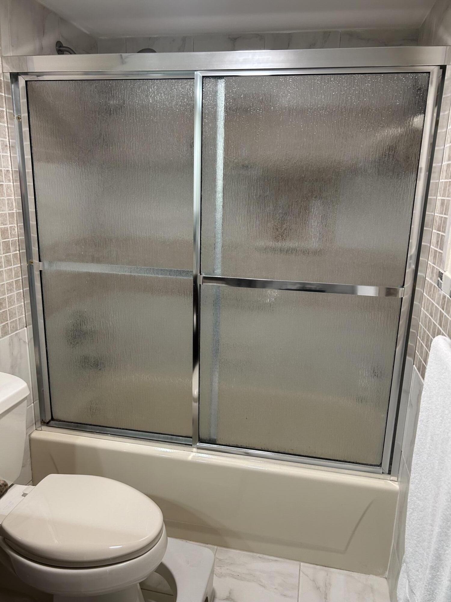 1007 10th Court Jupiter, FL 33477 - Photo 16 of 26 2nd Bathroom