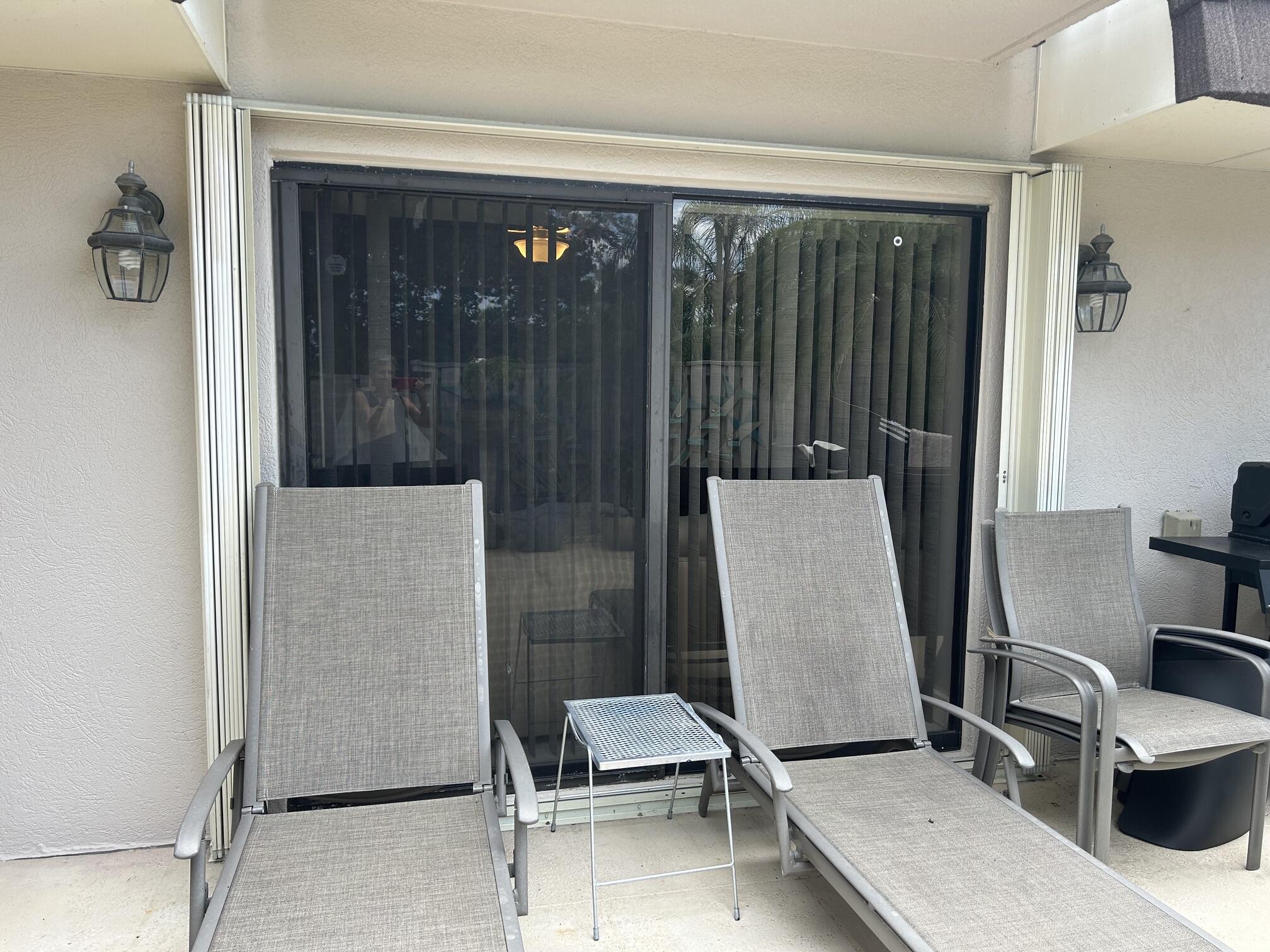 1007 10th Court Jupiter, FL 33477 - Photo 17 of 26 Courtyard