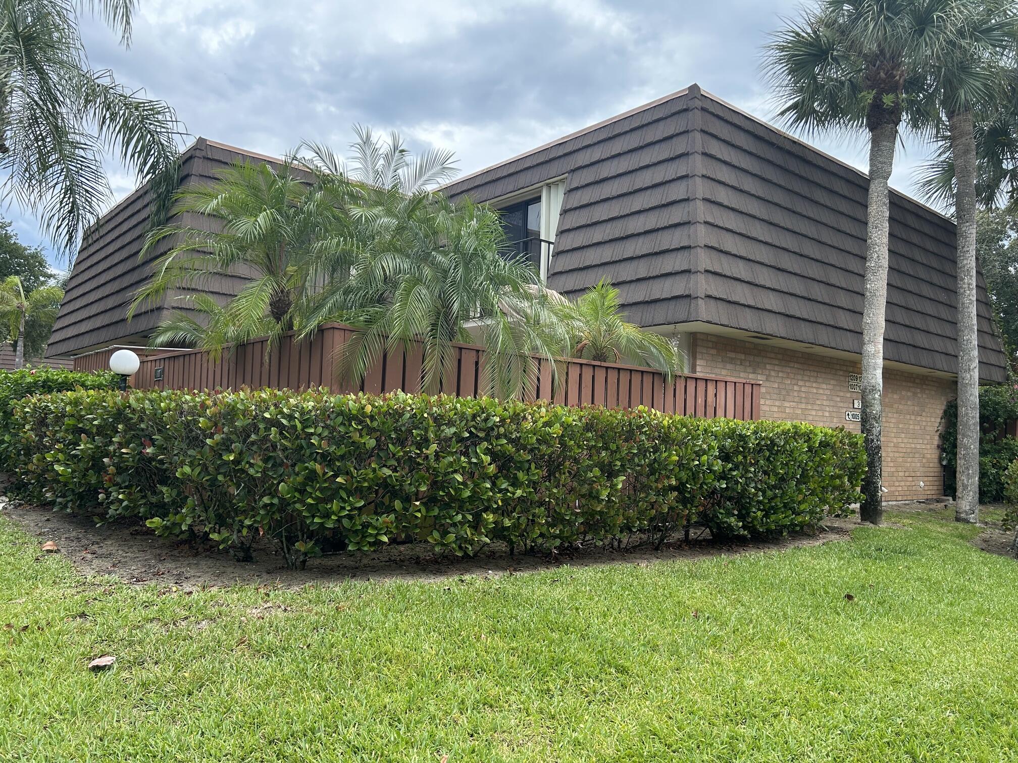 1007 10th Court Jupiter, FL 33477 - Photo 2 of 26 Exterior