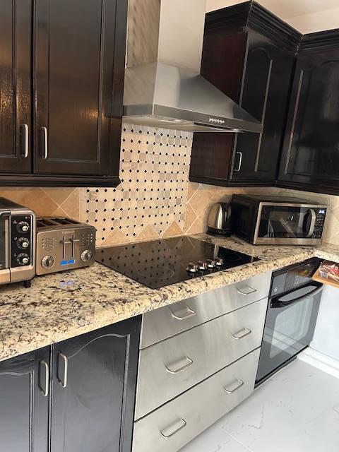 1007 10th Court Jupiter, FL 33477 - Photo 3 of 26 Kitchen