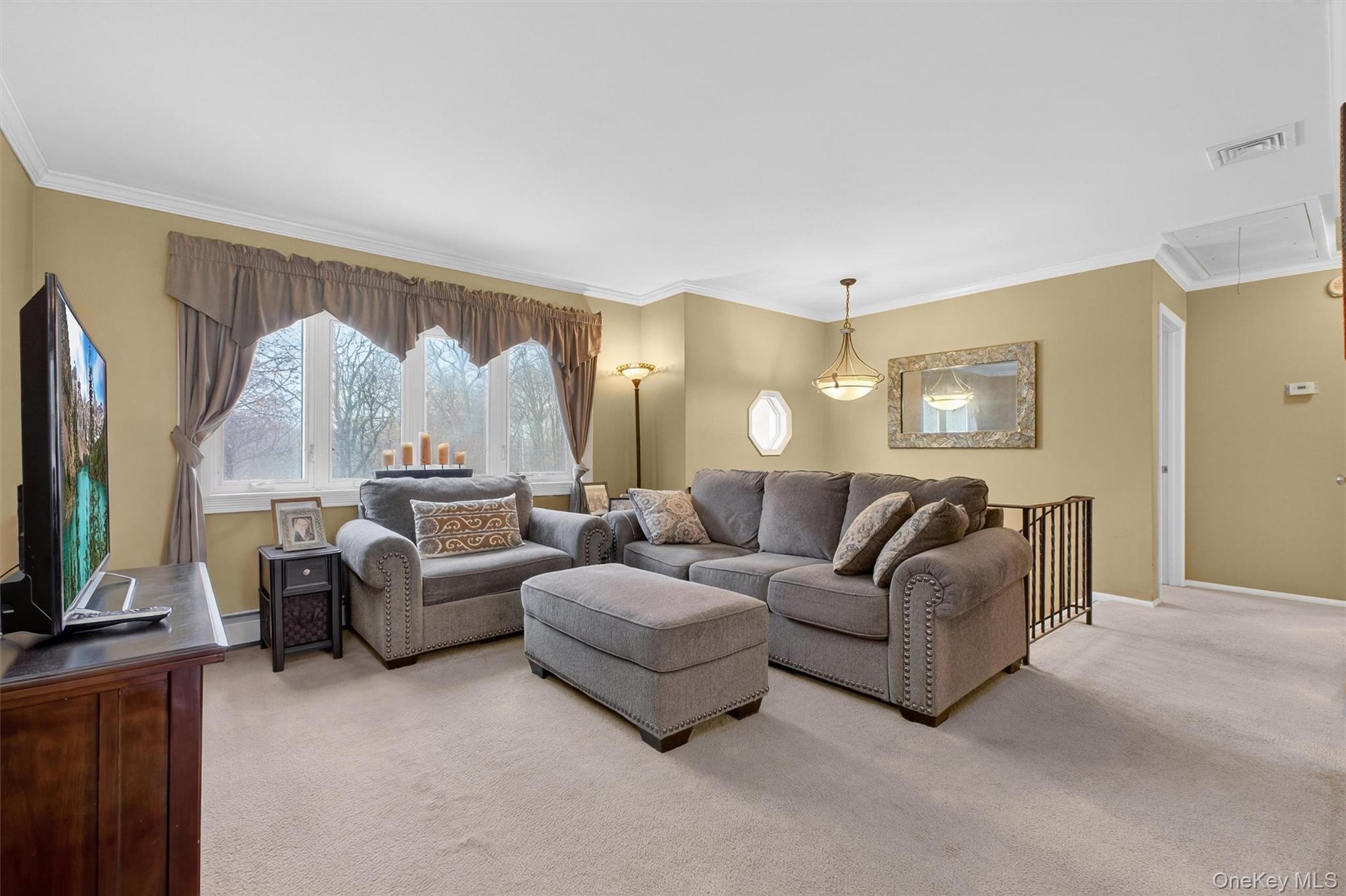 4 Pineview Road Beacon, NY 12508 - Photo 2 of 18