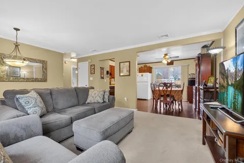 $390,000 | 4 Pineview Road, Beacon, NY 12508