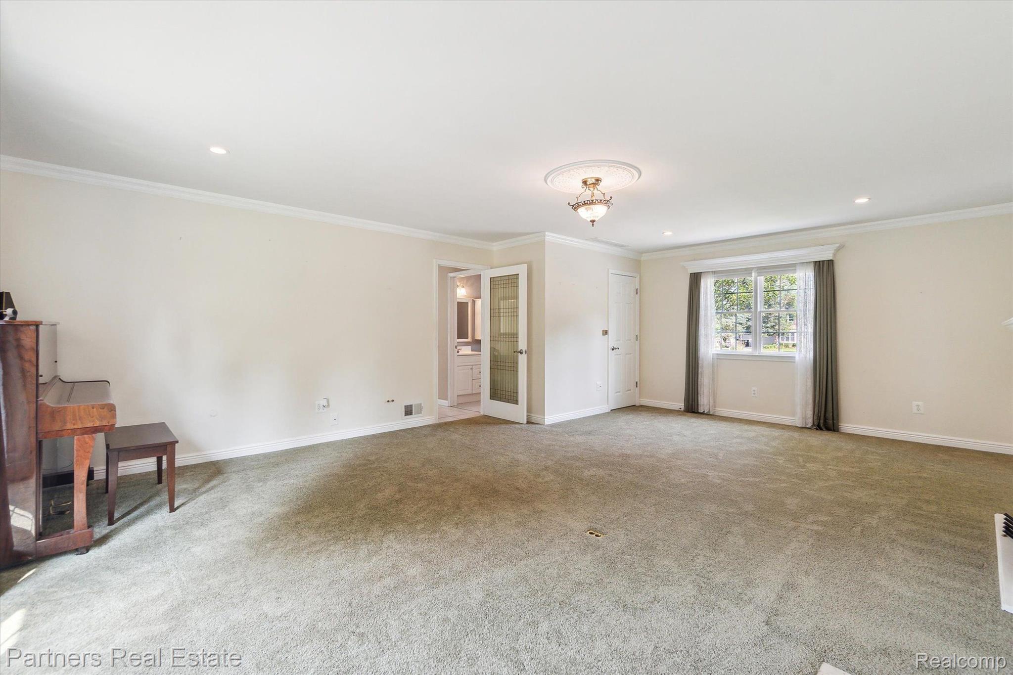 840 East Davis Road Howell, MI 48843 - Photo 22 of 50 Family Room