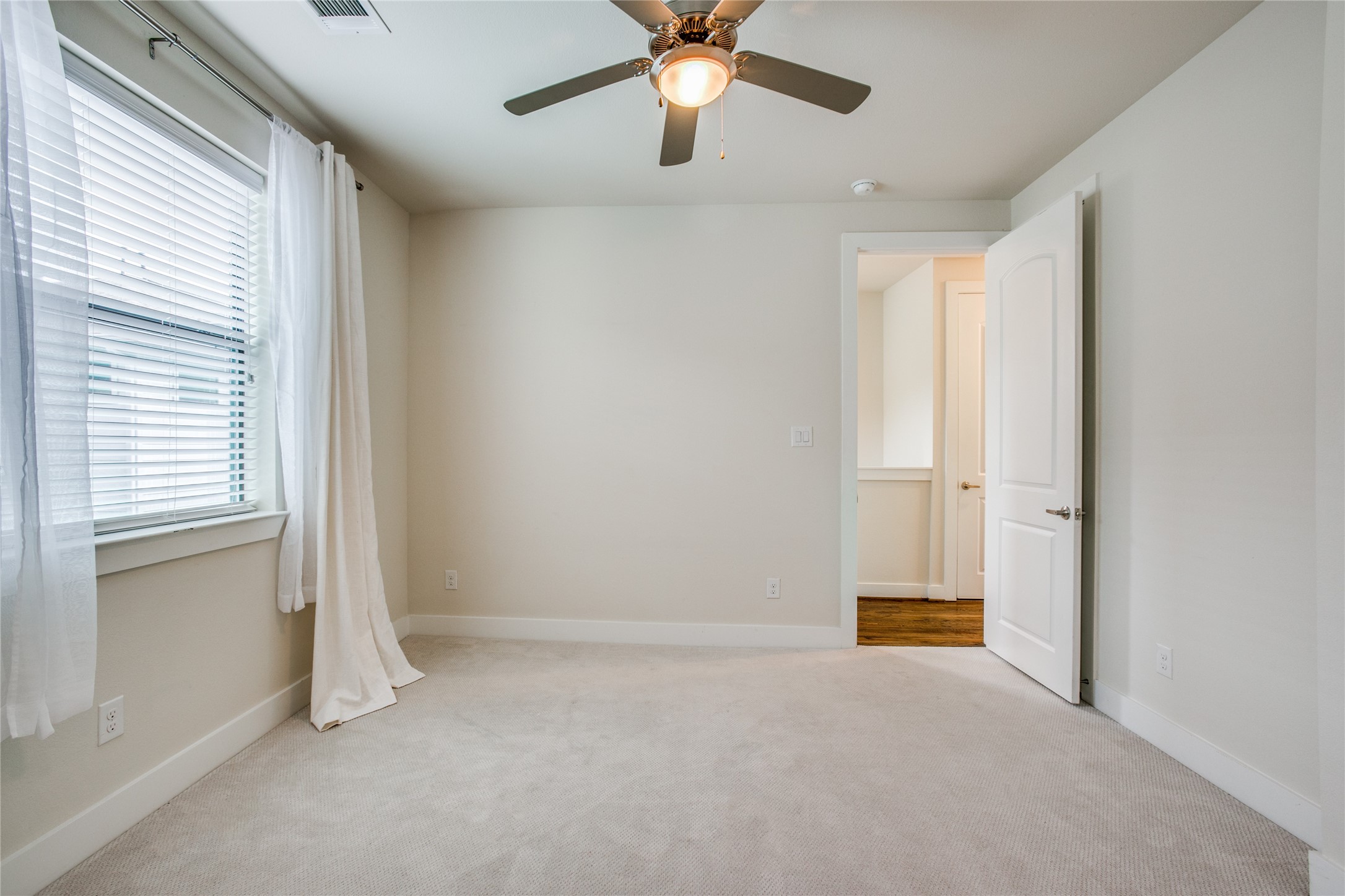 1508 Beall Street Houston, TX 77008 - Photo 36 of 38 a view of an empty room with a window