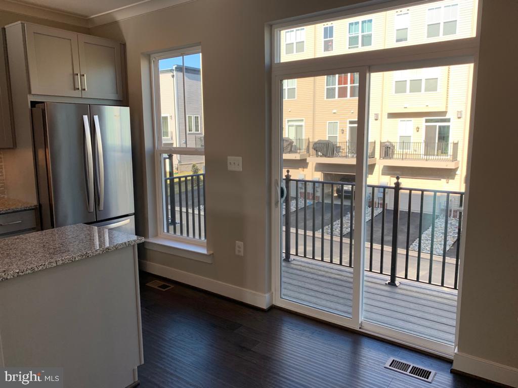 42361 Zebulon Square Ashburn, VA 20148 - Photo 6 of 18