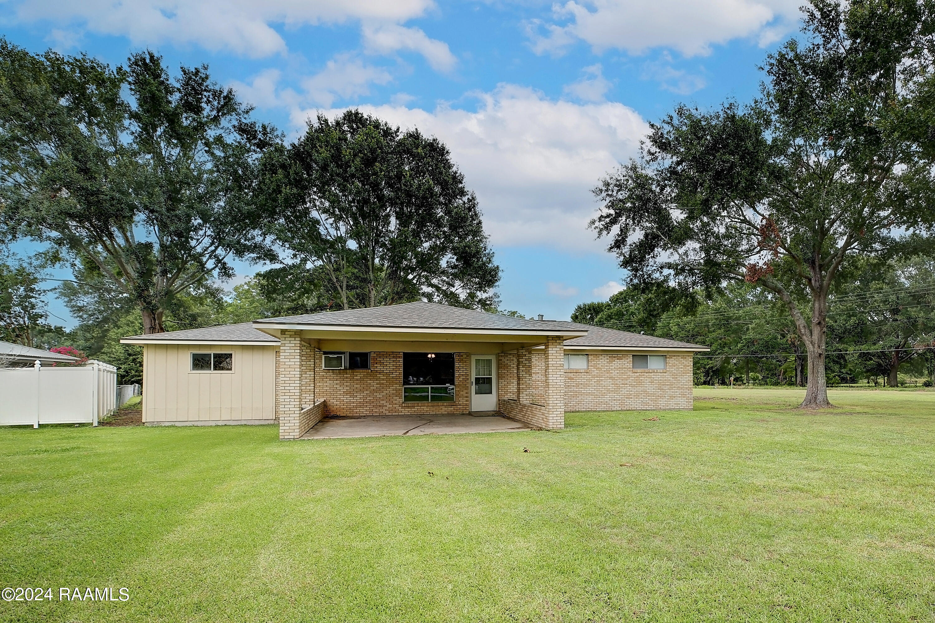 1335 Chanteberry Road Opelousas, LA 70570 - Photo 1 of 38 Gallery Image 1