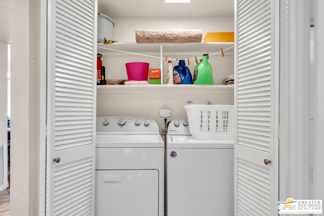 28 Calle Encinitas Rancho Mirage, CA 92270 - Photo 11 of 57 a utility room with dryer and washer