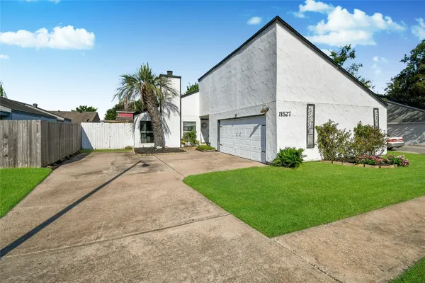 $229,000 | 11527 Deep Meadow Drive, Houston, TX 77064
