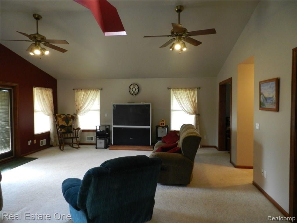 6910 Crandall Road Howell, MI 48855 - Photo 13 of 30 DSCN1842.JPG