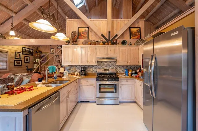 $799,000 | 480 Sandworks Road, Hunker, PA 15639