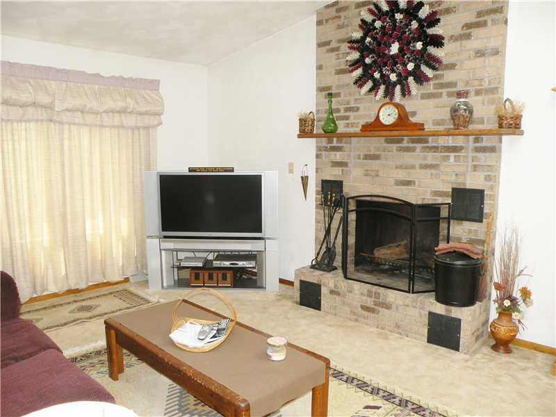 7 Champagne Road Eighty Four, PA 15330 - Photo 6 of 23 Family Room.