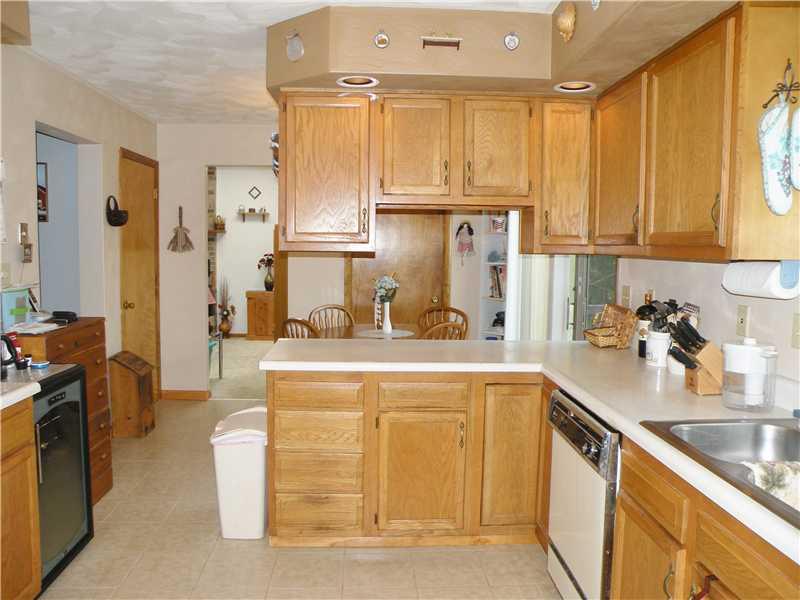 7 Champagne Road Eighty Four, PA 15330 - Photo 7 of 23 Kitchen.