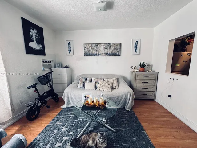 $218,000 | 820 Euclid Avenue, Unit 206, Miami Beach, FL 33139