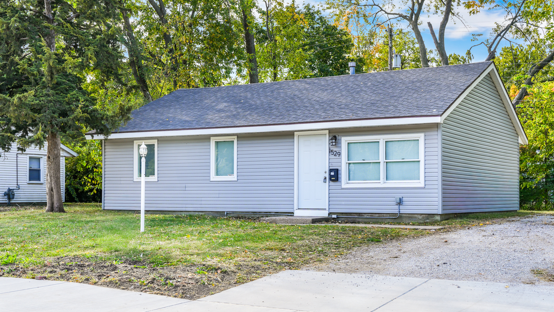 1529 Hedge Road Champaign, IL 61821 - Photo 3 of 27 Gallery Image 3