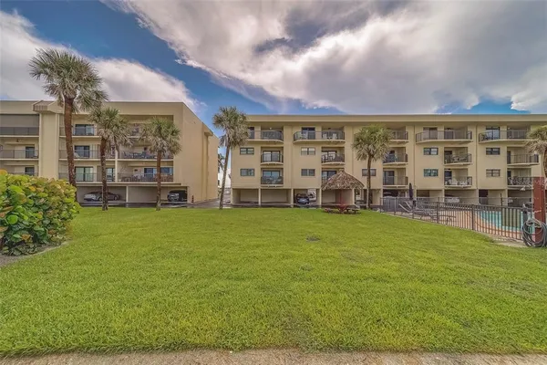$4,500 | 3500 Gulf Boulevard, Unit 409, Belleair Beach, FL 33786