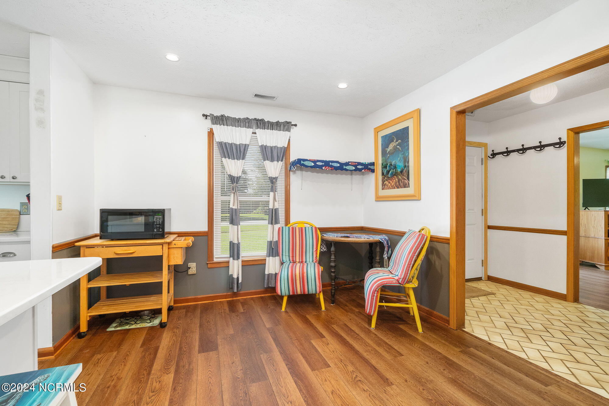 3606 Plantation Road Morehead City, NC 28557 - Photo 11 of 19 Dining Area