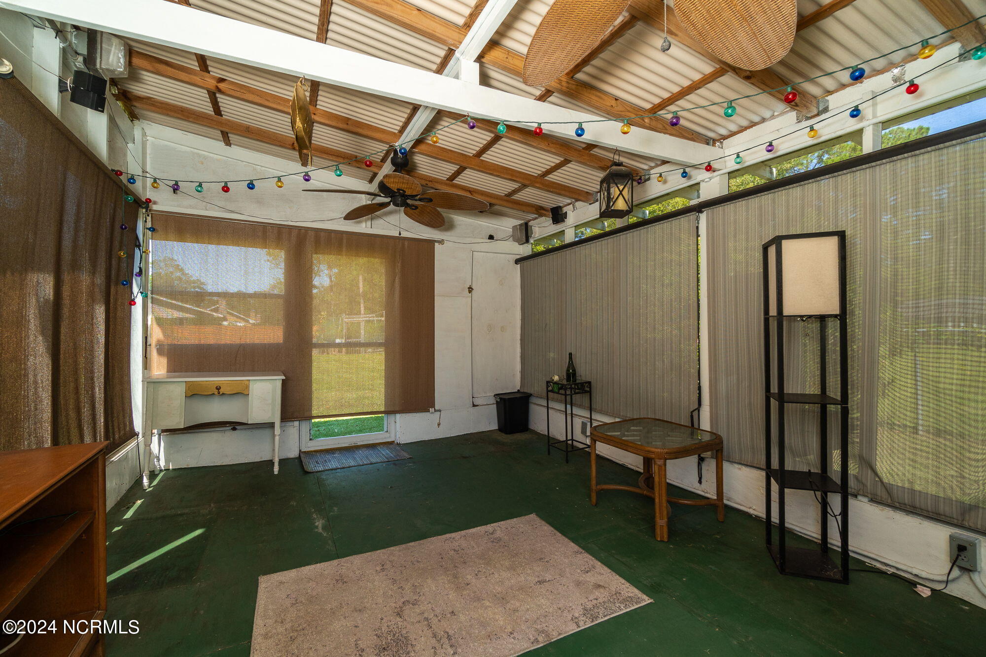 3606 Plantation Road Morehead City, NC 28557 - Photo 13 of 19 Detached Screened in POrch