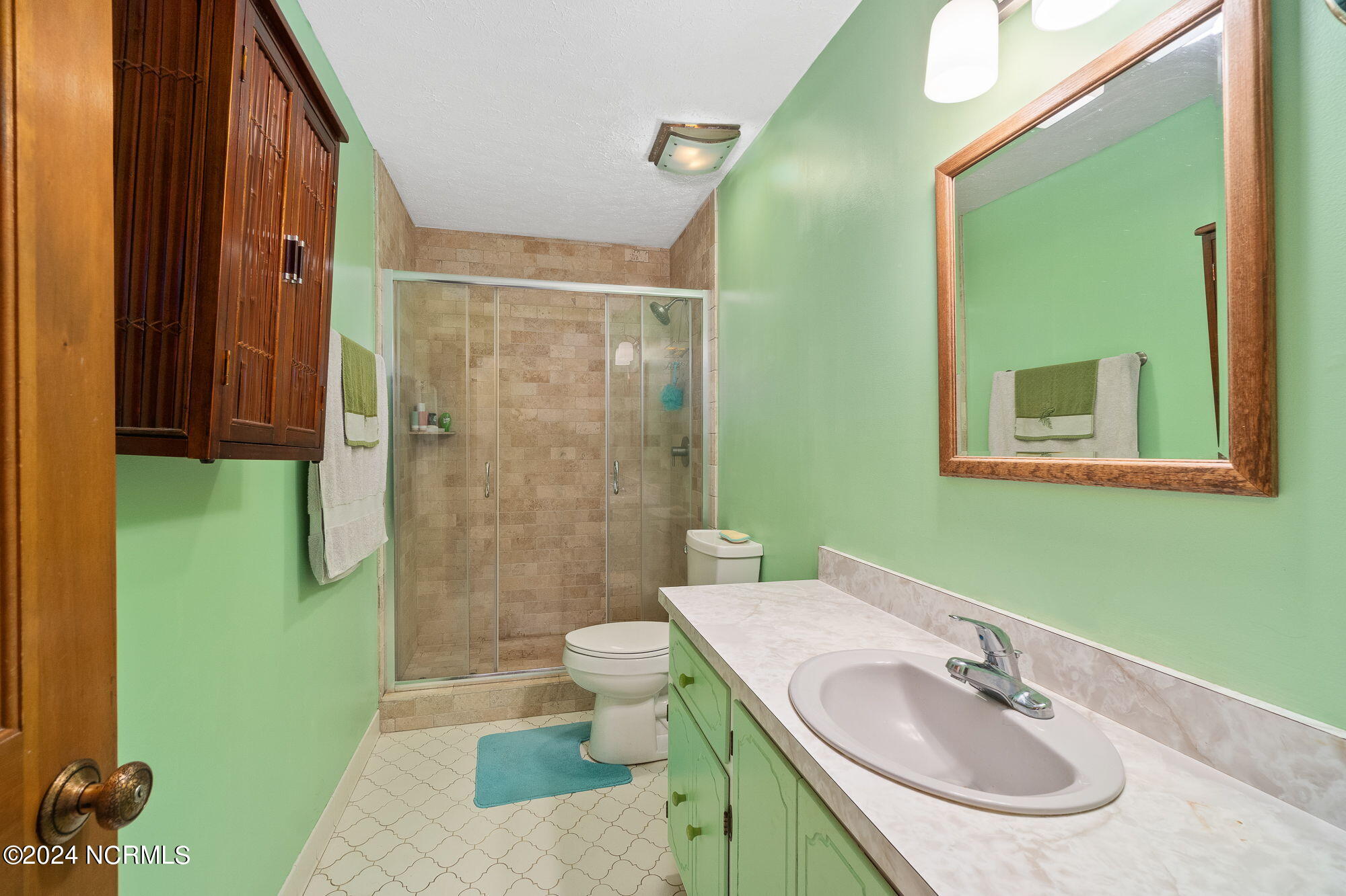 3606 Plantation Road Morehead City, NC 28557 - Photo 6 of 19 Bathroom 2