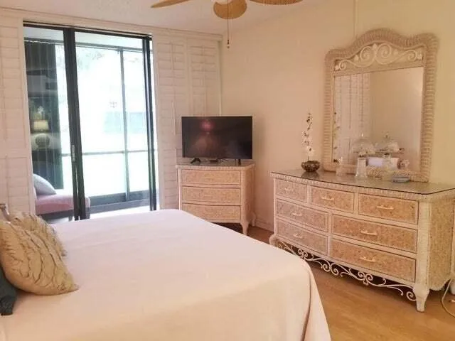 a view of a entryway door of the building