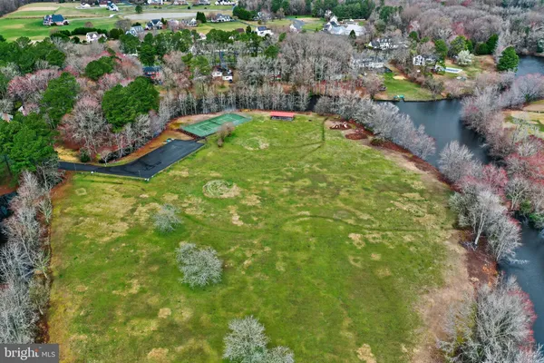 a view of an outdoor space and a yard