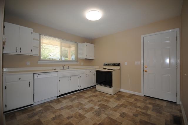 2611 Banks Road Chattanooga, TN 37421 - Photo 7 of 12 Banks & Rhodes 028