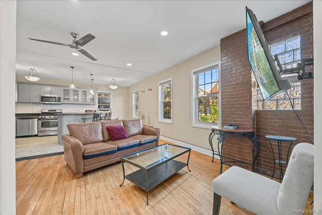 $795,000 | 3607 Irwin Avenue | Kingsbridge