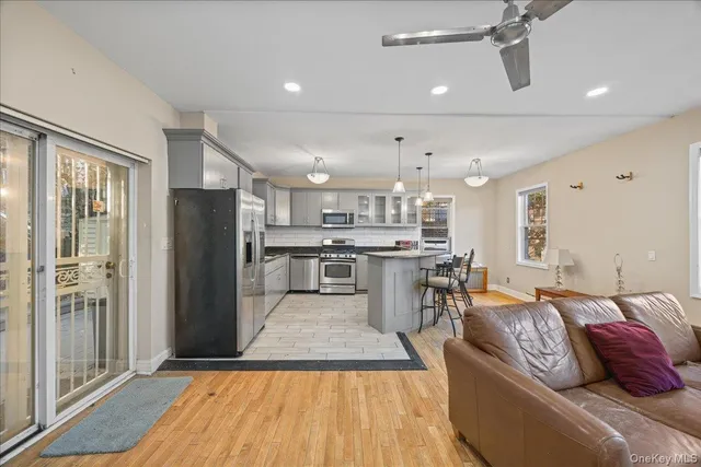 $795,000 | 3607 Irwin Avenue | Kingsbridge