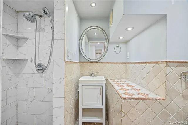 $795,000 | 3607 Irwin Avenue | Kingsbridge