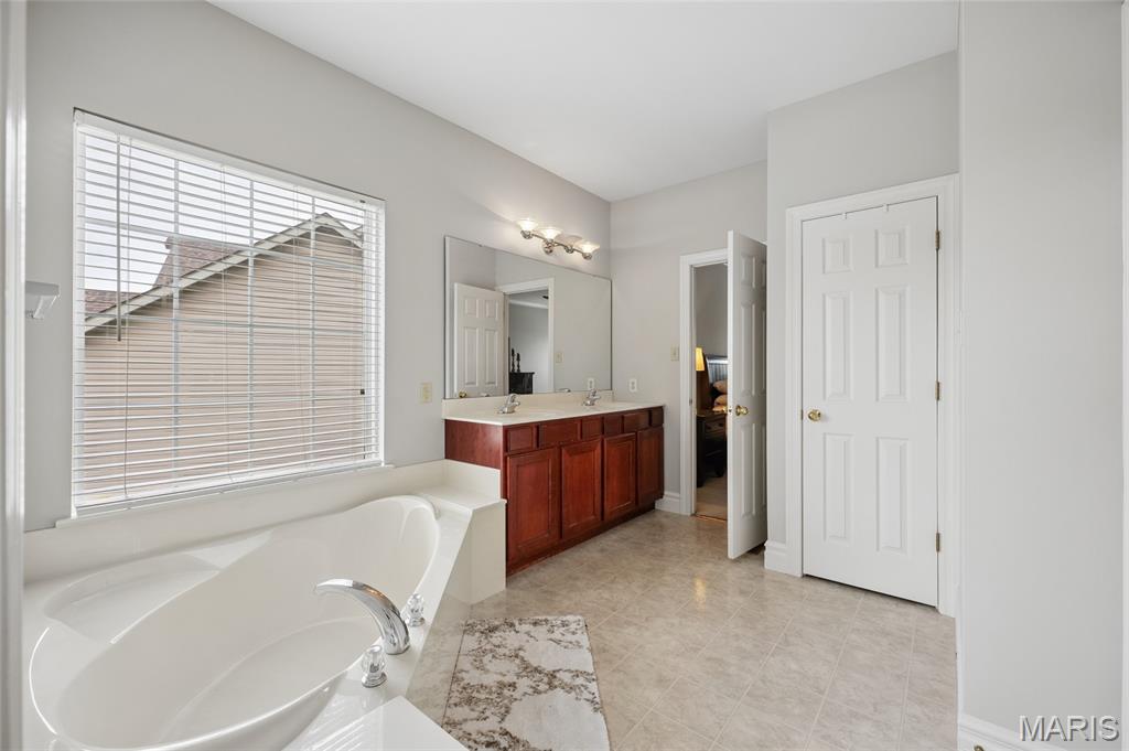 3027 Windsor Point Drive St. Louis, MO 63129 - Photo 10 of 21