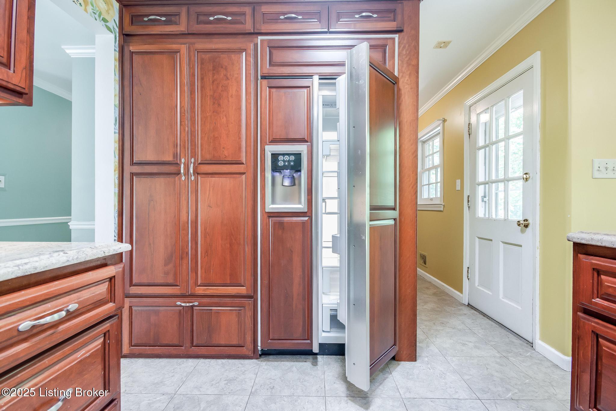 9611 Fairground Road Louisville, KY 40291 - Photo 15 of 57 Eat-In Kitchen