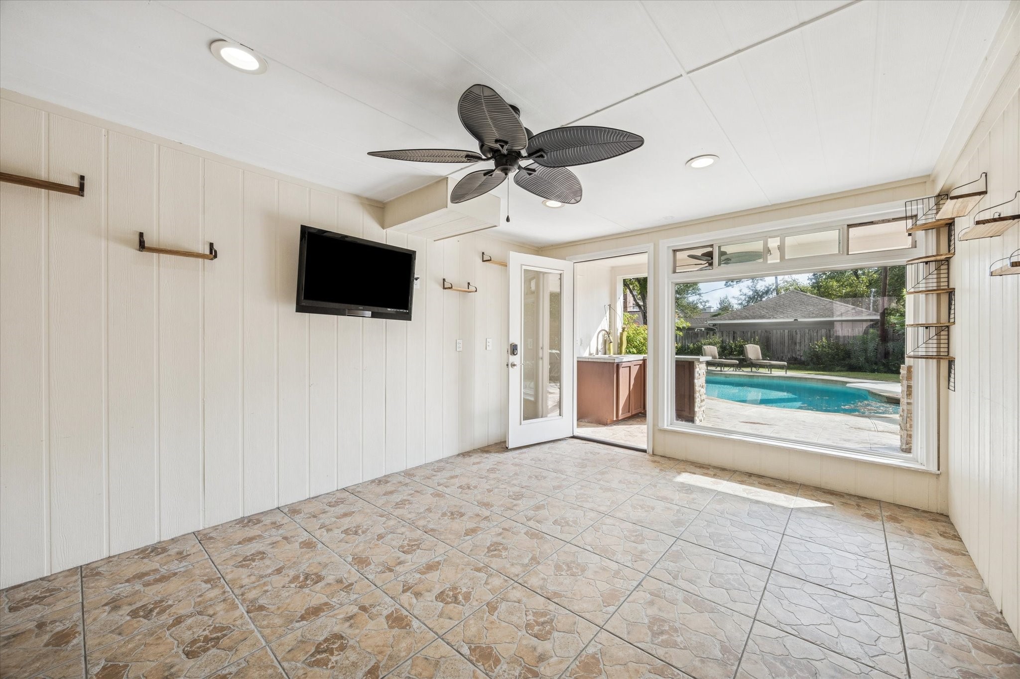 13403 Taylorcrest Road Houston, TX 77079 - Photo 22 of 38 a view of a livingroom with a flat screen tv