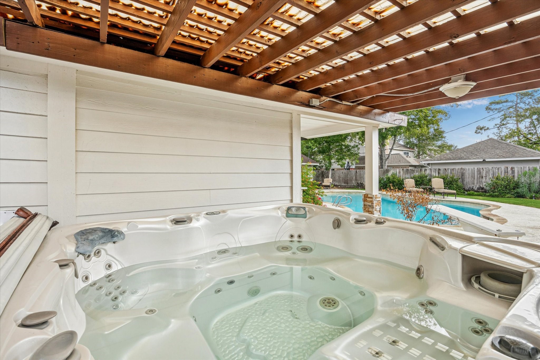 13403 Taylorcrest Road Houston, TX 77079 - Photo 23 of 38 a bathroom with a tub sink and mirror
