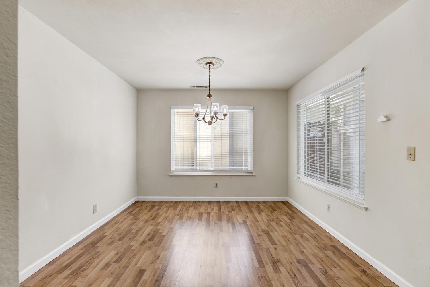 6932 Springmont Drive Elk Grove, CA 95758 - Photo 12 of 47