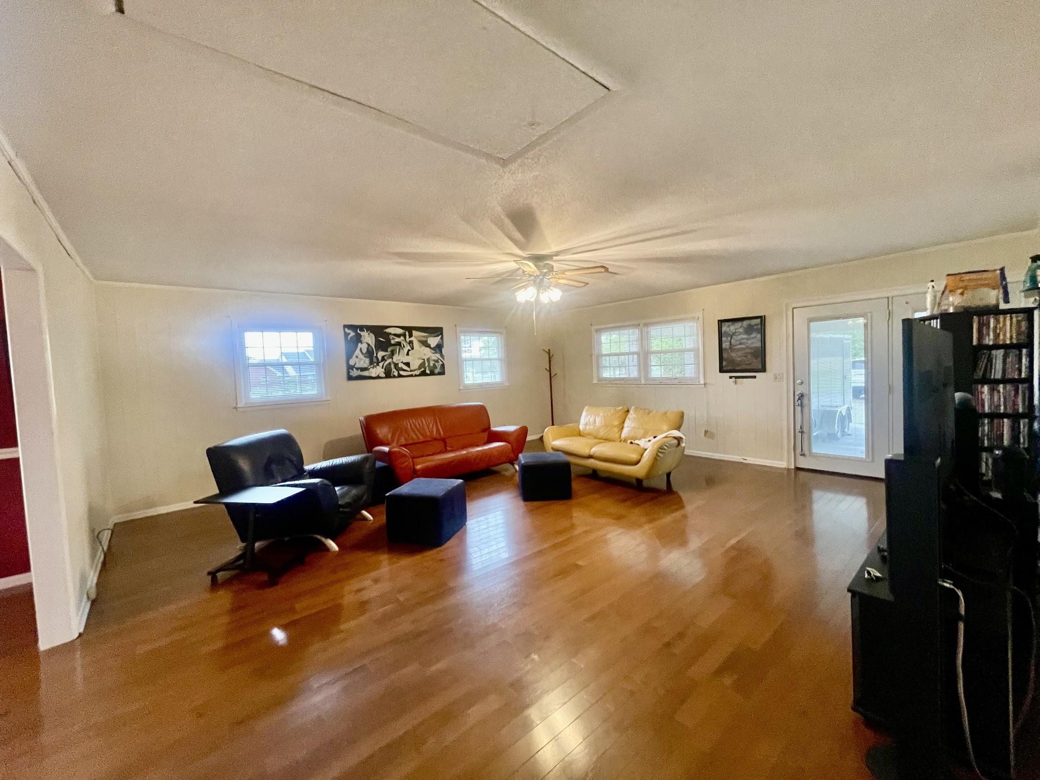 858 Ethridge Red Hill Road Lawrenceburg, TN 38464 - Photo 13 of 46 a living room with furniture and a wooden floor