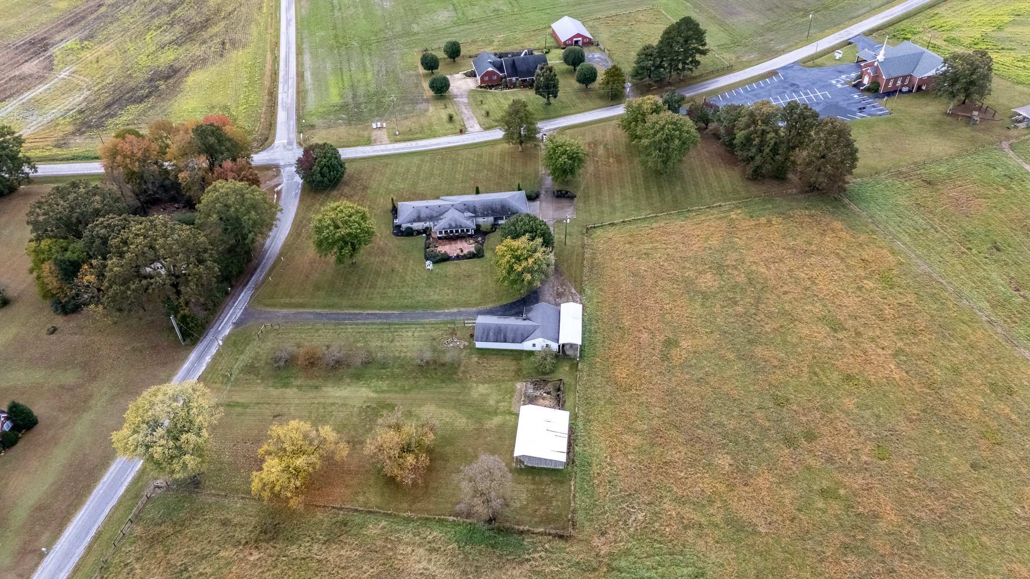 858 Ethridge Red Hill Road Lawrenceburg, TN 38464 - Photo 37 of 46 a bathroom with a sink mirror and vanity