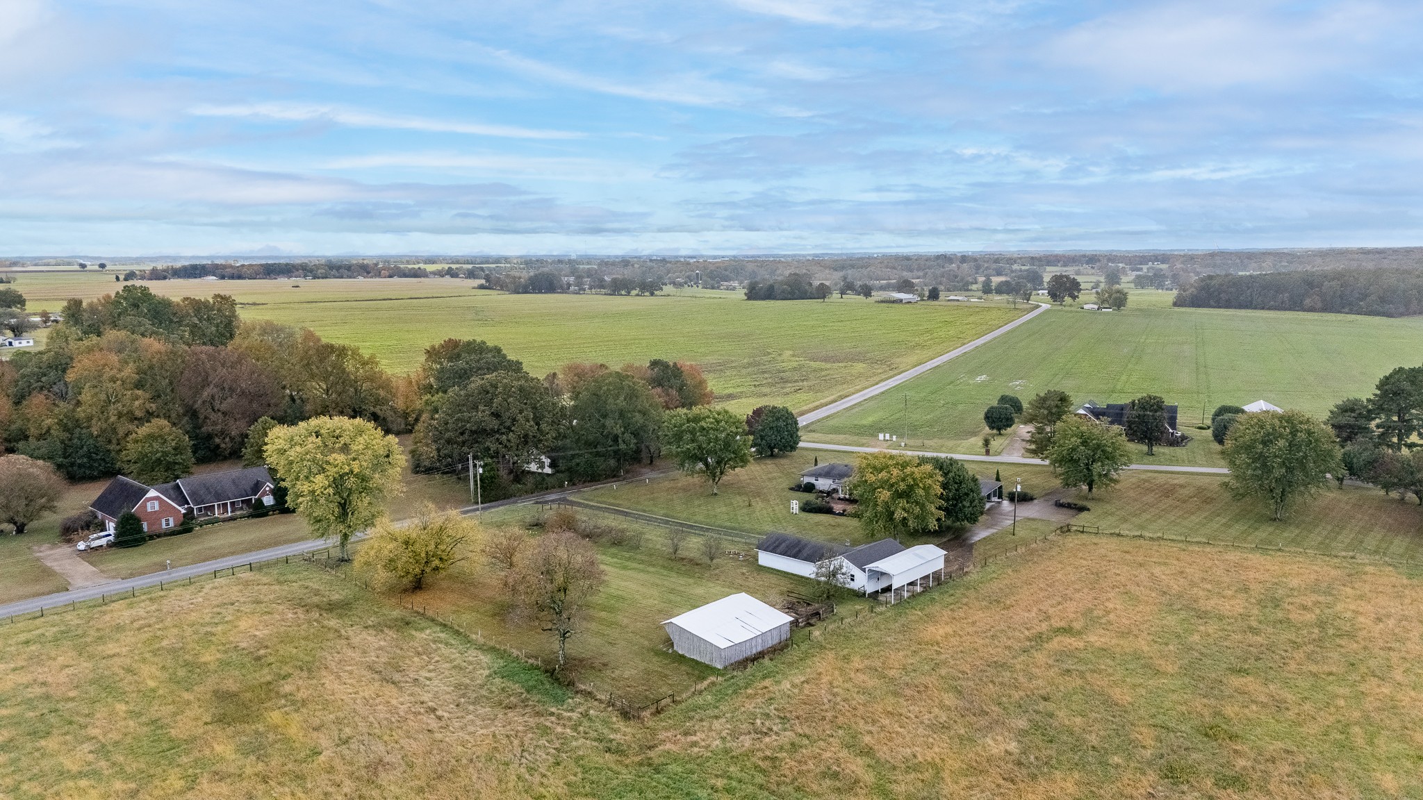 858 Ethridge Red Hill Road Lawrenceburg, TN 38464 - Photo 46 of 46 an aerial view of a house with a ocean view