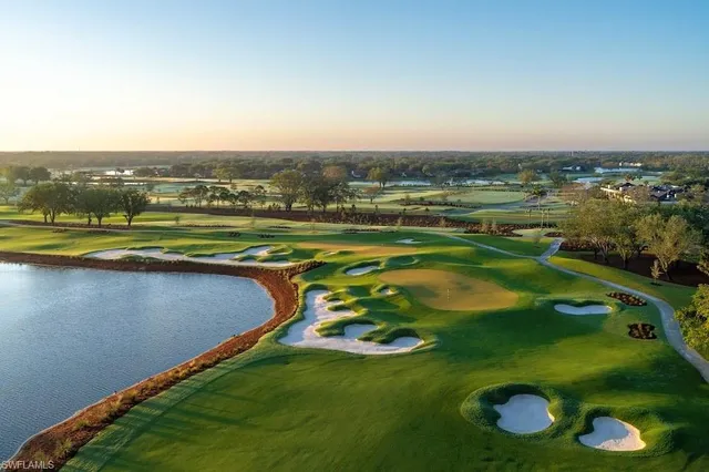 $399,000 | 6010 Chardonnay Lane, Unit 304, Naples, FL 34119