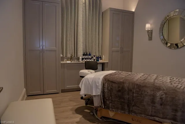 $399,000 | 6010 Chardonnay Lane, Unit 304, Naples, FL 34119