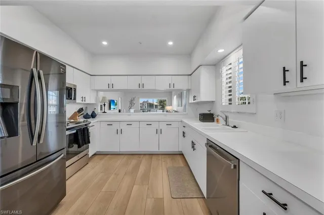 $399,000 | 6010 Chardonnay Lane, Unit 304, Naples, FL 34119